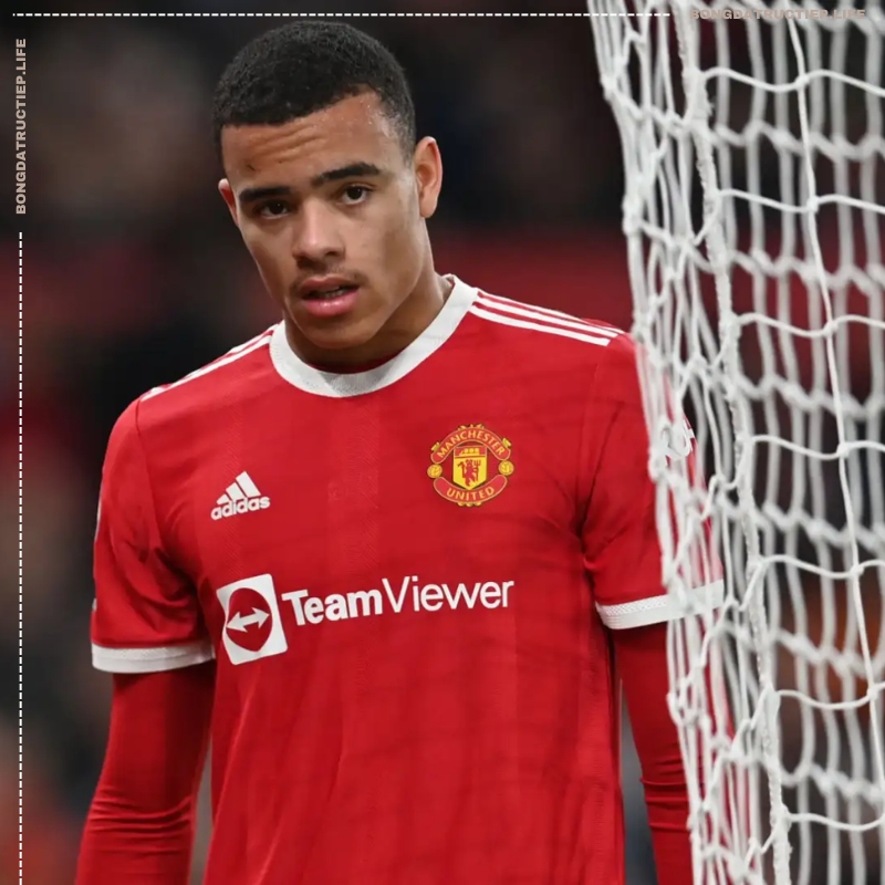 Cầu thủ Mason Greenwood thi đấu trong màu áo đội trẻ MU